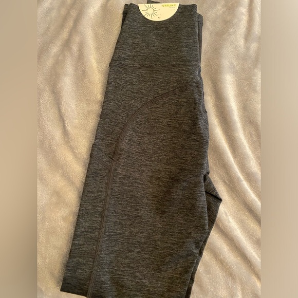 OFFLINE by Aerie The Hugger Hi-Rise with pocket Legging size xsmall NWT - Picture 3 of 8
